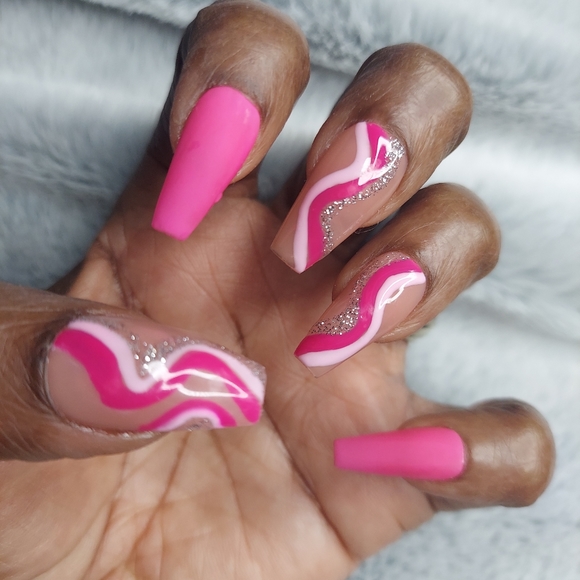 Pink Swirl Press on Nails - Picture 7 of 8